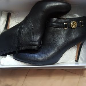 Heeled booties
